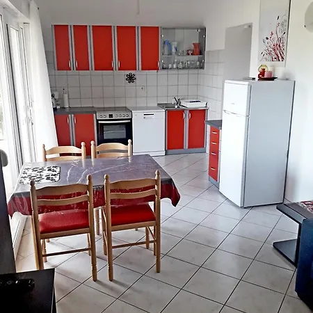 Relax & Enjoy - Apartment